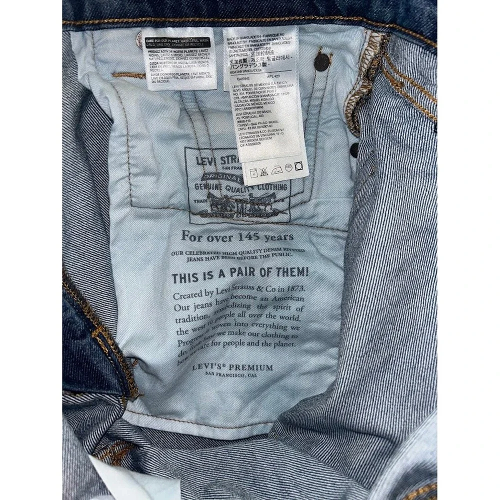 Levis 551 Z Mens Authentic Straight Skater Jeans 31x30 Med. Wash Blue 47744-0006